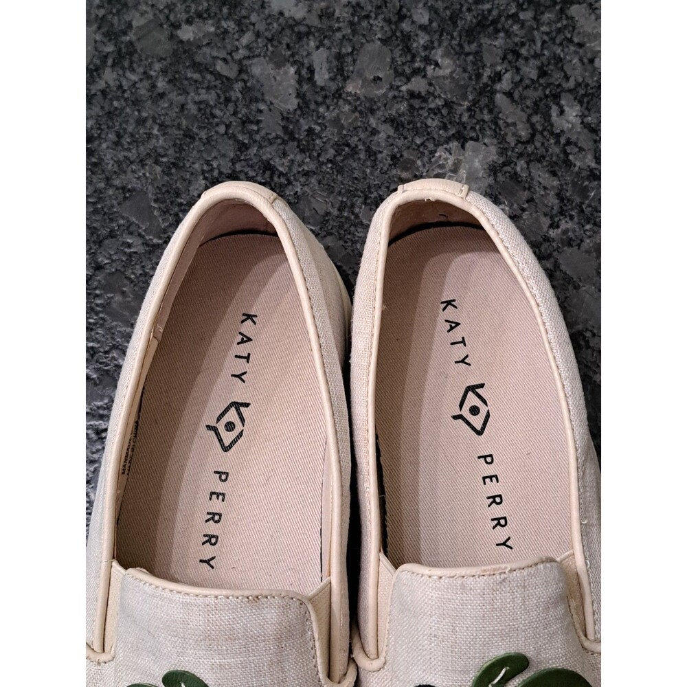 Katy Perry Women's Slip On Shoes Size 7 Novelty Strawberry Canvas Beige Loafer - Picture 4 of 10
